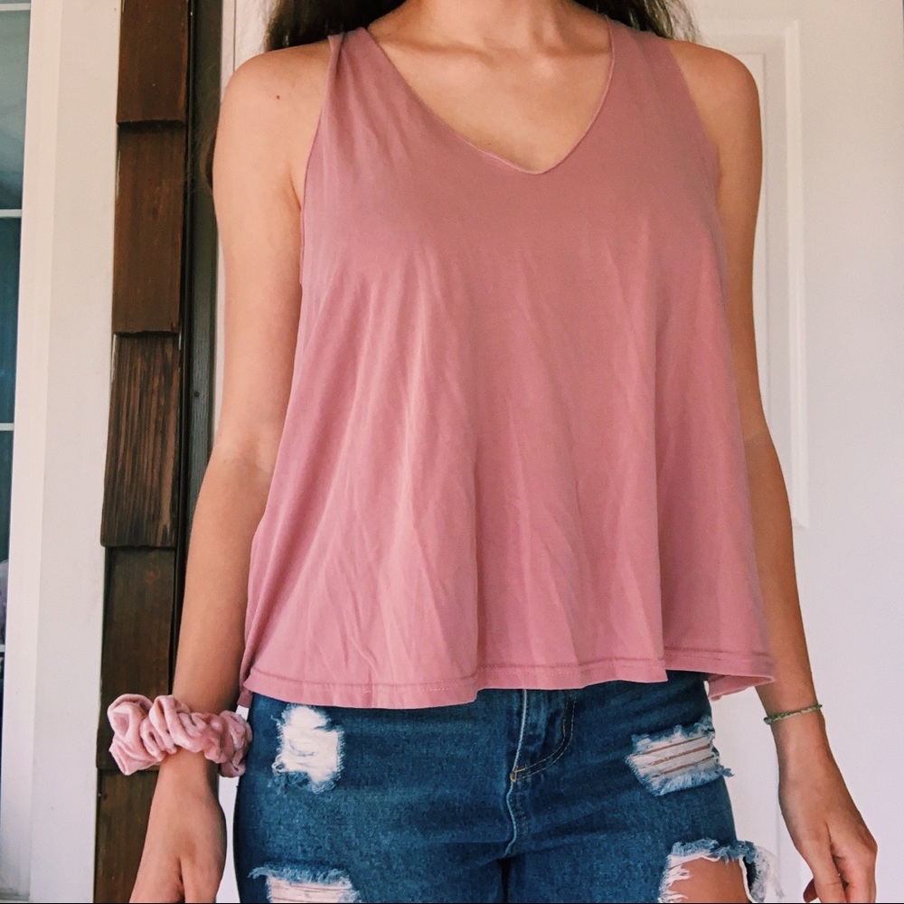 Pink V-Neck Tank Topπ - Picture 1 of 5